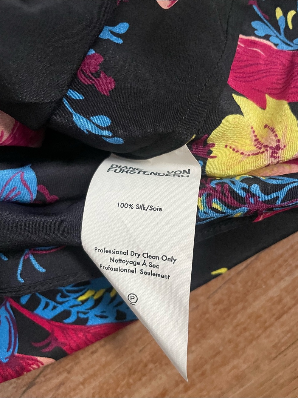Diane Von Furstenberg Black Off-Shoulder Top with Yellow & Red Floral Print - Picture 4 of 6
